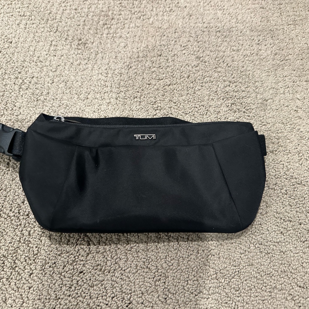 Tumi fanny pack